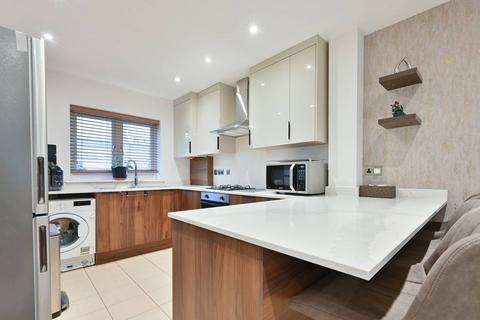 3 bedroom end of terrace house for sale, Hugo Close, Watford, WD18