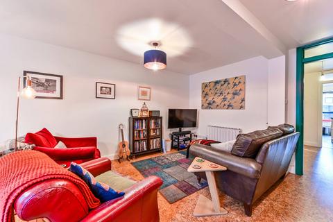 6 bedroom terraced house for sale, Victorian Grove, N16, Stoke Newington, London, N16