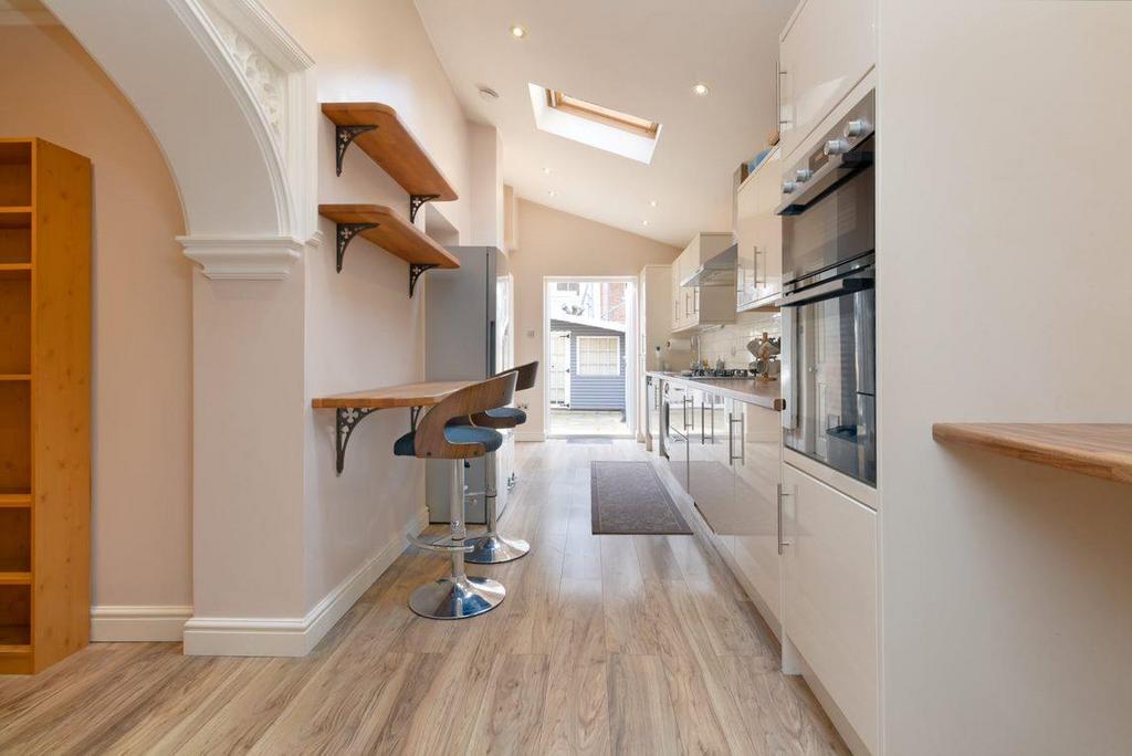 Kitchen3.jpg