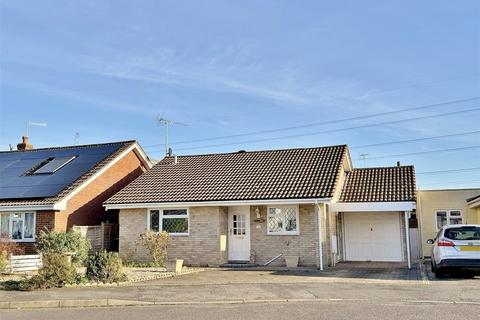 2 bedroom bungalow for sale, Laburnum Close, Verwood, Dorset, BH31
