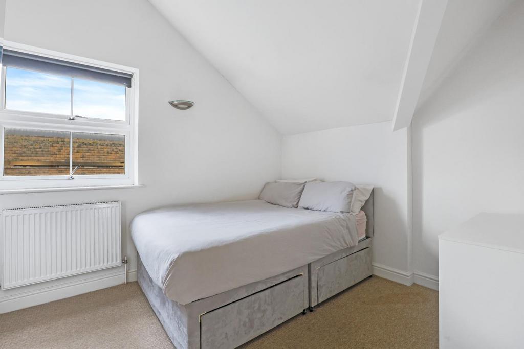 08-9500 JHProp Wpen - FLat 5, 65 Grosvenor Road - 1.