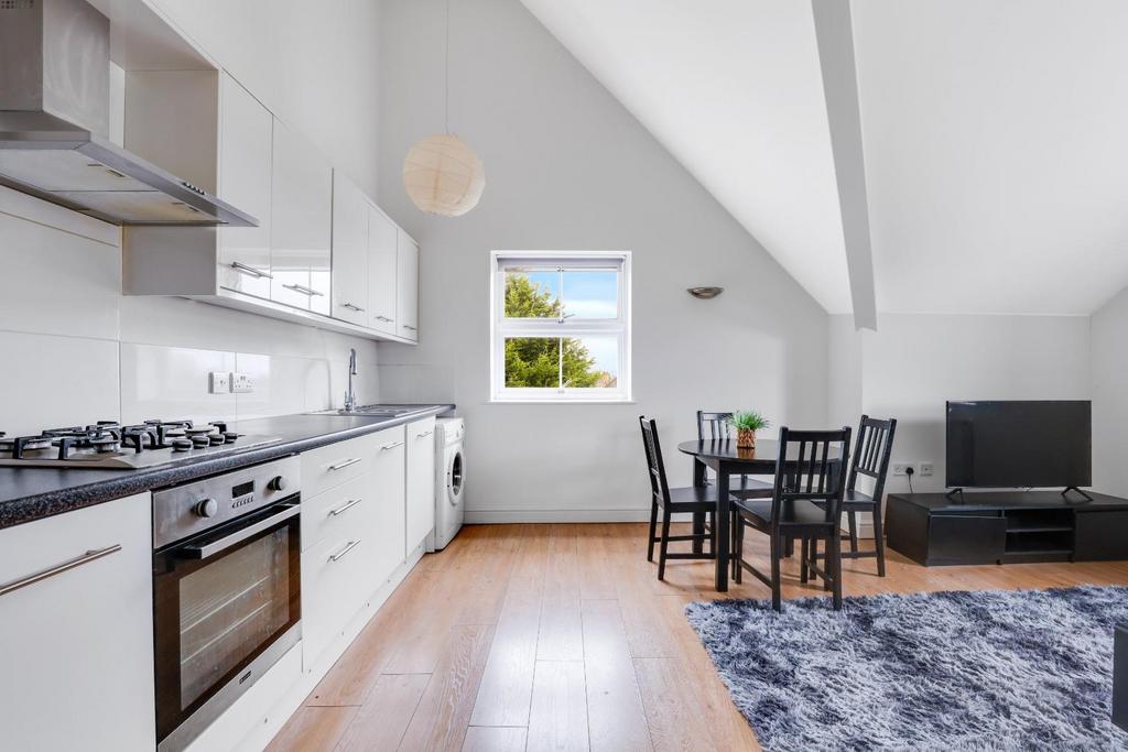 10-0163 JHProp Wpen - FLat 5, 65 Grosvenor Road - 7.