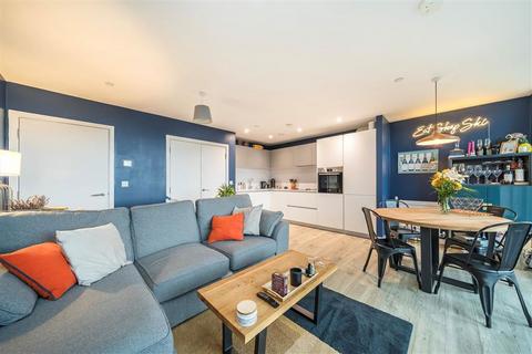 2 bedroom flat for sale, Goodwood Road, London SE14