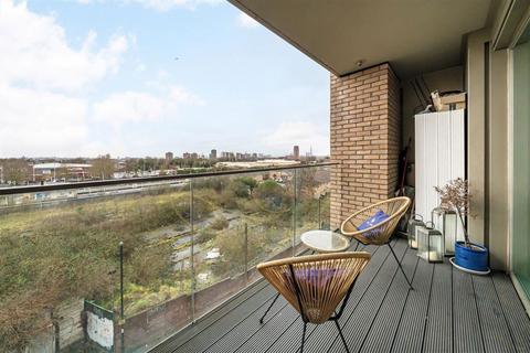 2 bedroom flat for sale, Goodwood Road, London SE14