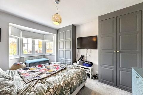 3 bedroom semi-detached house for sale, Farm Road, Edgware, HA8