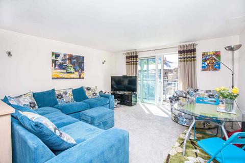 2 bedroom flat to rent, Hopton Road, Woolwich, London, SE18