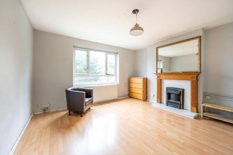 3 bedroom flat to rent, Dawn Crescent, Stratford, London, E15