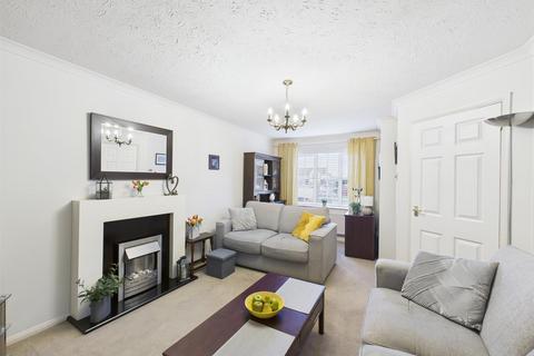 2 bedroom terraced house for sale, Flemming Avenue, Ruislip HA4