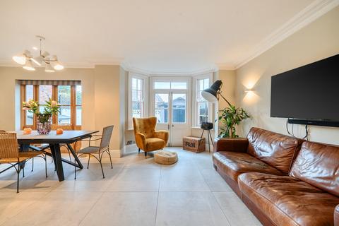 undefined, Springfield Meadows, Weybridge, Surrey, KT13