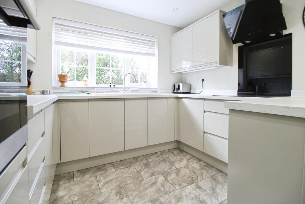 Fitted Kitchen