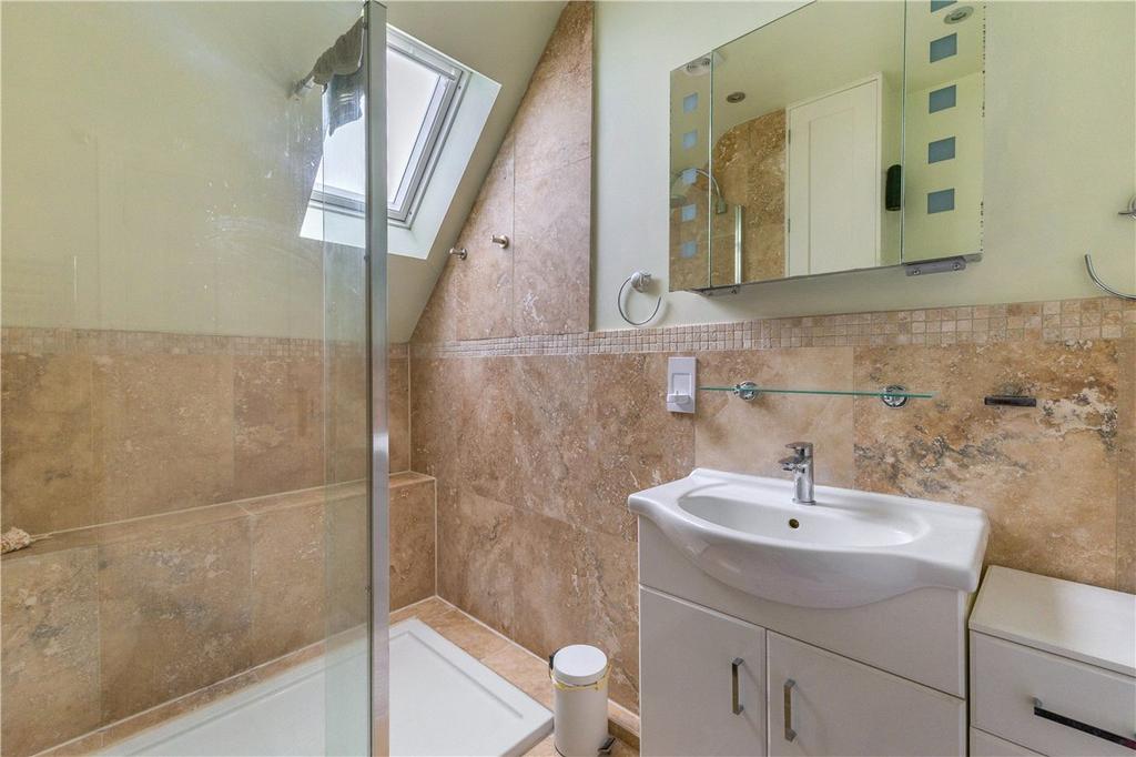 Main Ensuite Shower