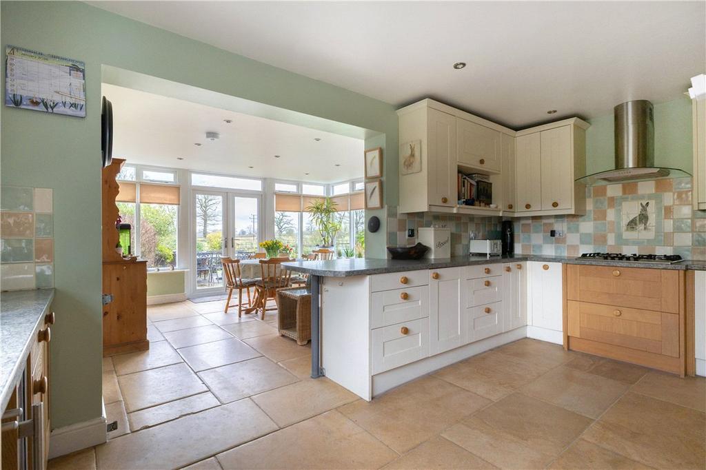 Kitchen/Breakfast Rm