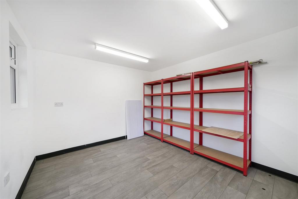 104 London Road - 3nncz2bo J8 CZMKMbgn Os.jpg