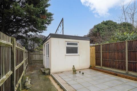 2 bedroom flat to rent, London Road, Wembley