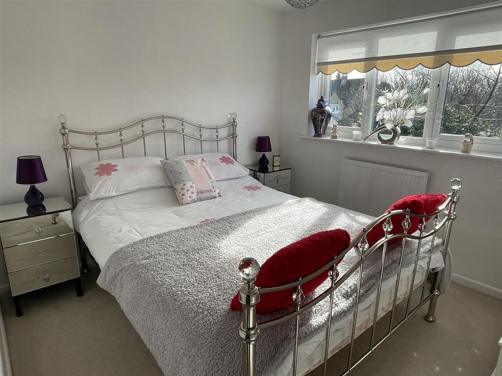 Bedroom 2.JPG
