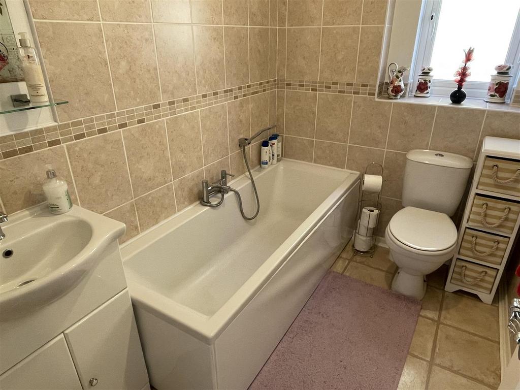 Bathroom.JPG