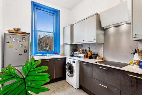 2 bedroom flat to rent, Lordship Park, London, N16
