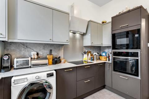 2 bedroom flat to rent, Lordship Park, London, N16