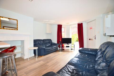 3 bedroom flat to rent, Claremont Drive, Leeds LS6