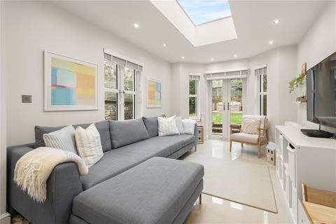 2 bedroom maisonette for sale, Endlesham Road, Balham, London, SW12