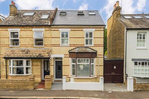undefined, Newry Road, Twickenham TW1