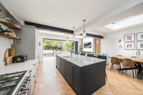 undefined, Newry Road, Twickenham TW1