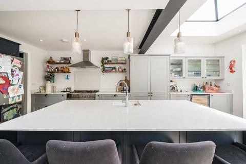 undefined, Newry Road, Twickenham TW1