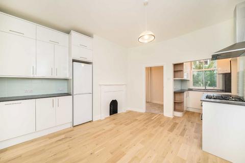 2 bedroom flat to rent, Elmhurst Street, London SW4
