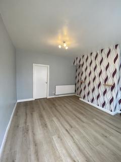 2 bedroom end of terrace house to rent, De La Pole Avenue, Hull HU3