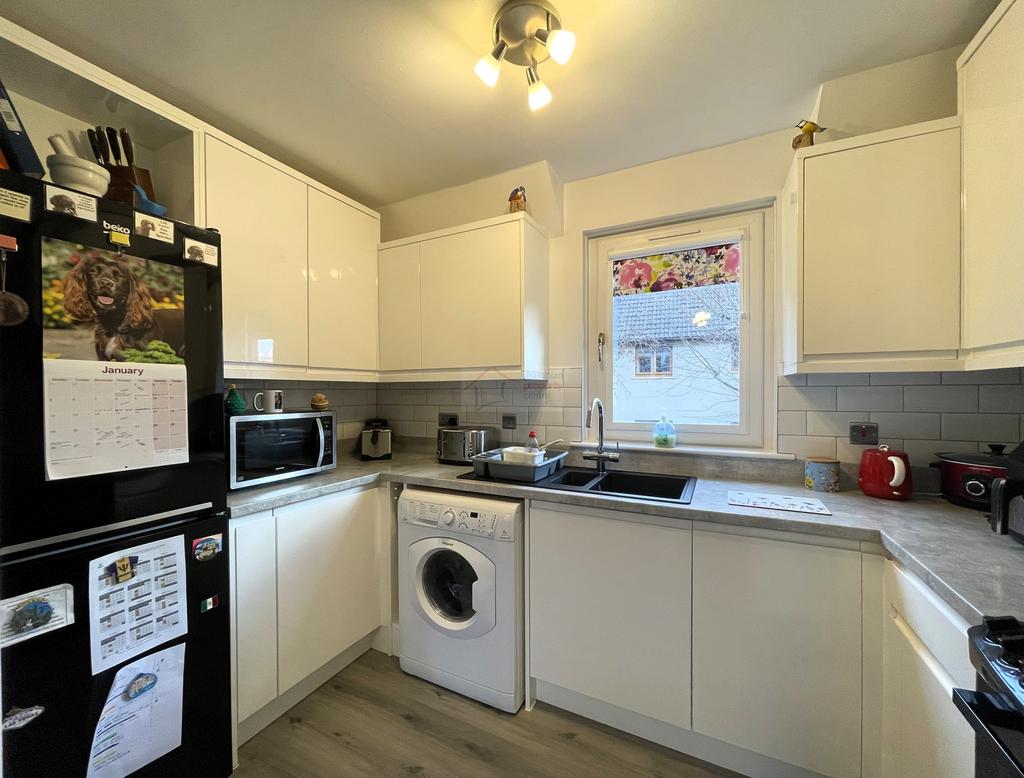 Kitchen b.JPG