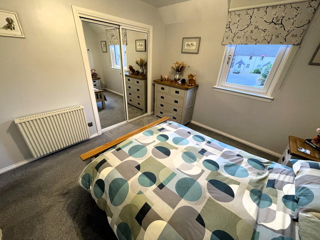 Bedroom 1b.JPG