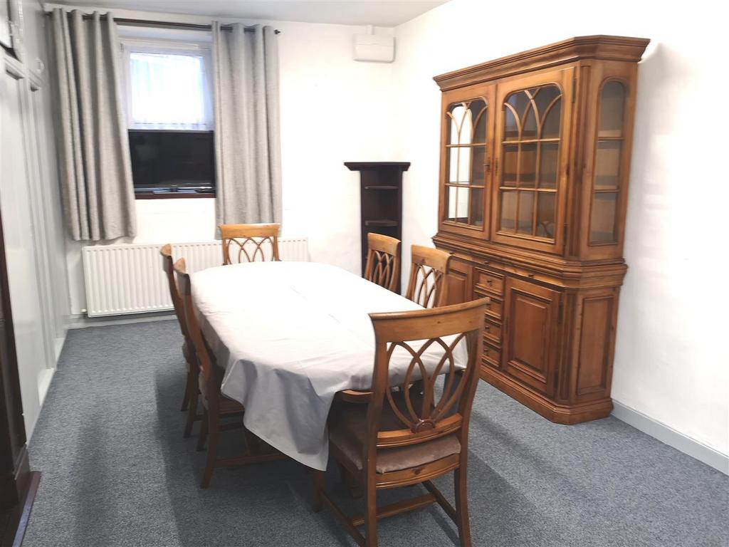 Kitchen dining room
