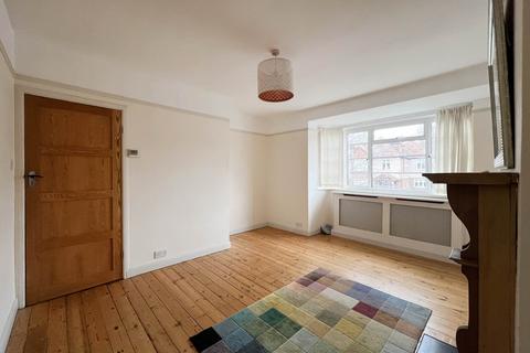 2 bedroom maisonette to rent, Richmond Rd, London