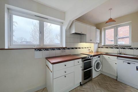 2 bedroom maisonette to rent, Richmond Rd, London