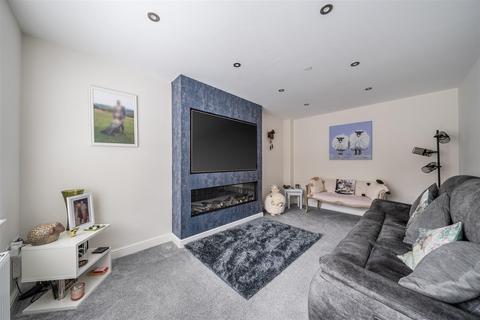 3 bedroom detached house for sale, Maes Helyg, Llangollen