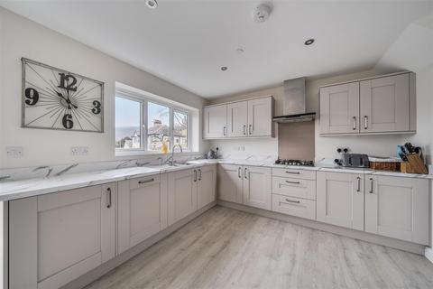 3 bedroom detached house for sale, Maes Helyg, Llangollen