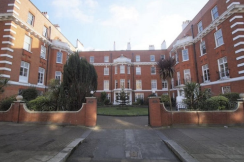 1 bedroom in a flat share to rent, Elgin Avenue, London W9