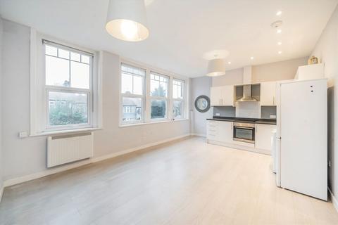 2 bedroom flat to rent, Alexandra Park Road, London N10