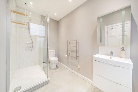 2 bedroom flat to rent, Alexandra Park Road, London N10