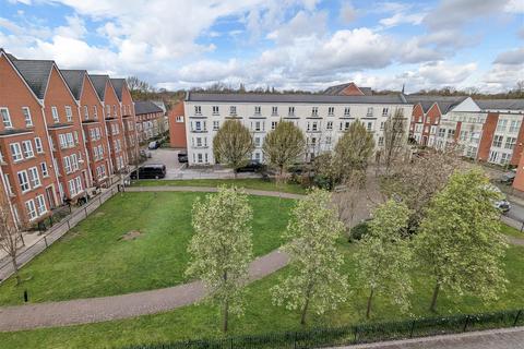 2 bedroom apartment to rent, Greencroft Way, Salford