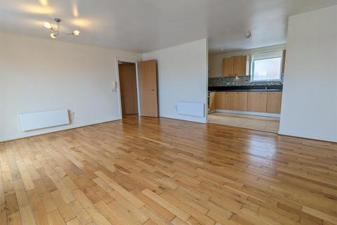 2 bedroom apartment to rent, Greencroft Way, Salford
