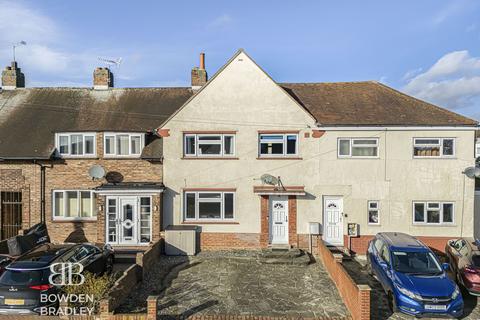 3 bedroom terraced house for sale, The Drive, Collier Row, RM5