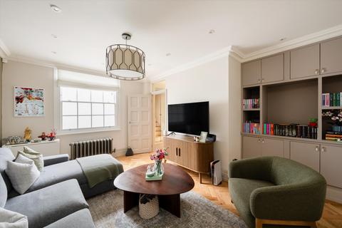 2 bedroom end of terrace house for sale, Fortess Grove, London, NW5.