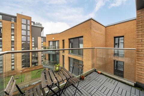 2 bedroom flat for sale, Baltic Avenue, Brentford TW8