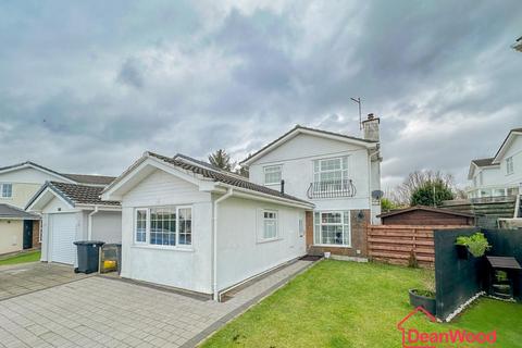 6 Larch Hill, Douglas