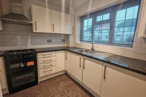 2 bedroom terraced house to rent, Tower Street, High Wycombe HP13
