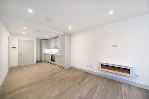 1 bedroom flat to rent, Norbury Crescent London SW16