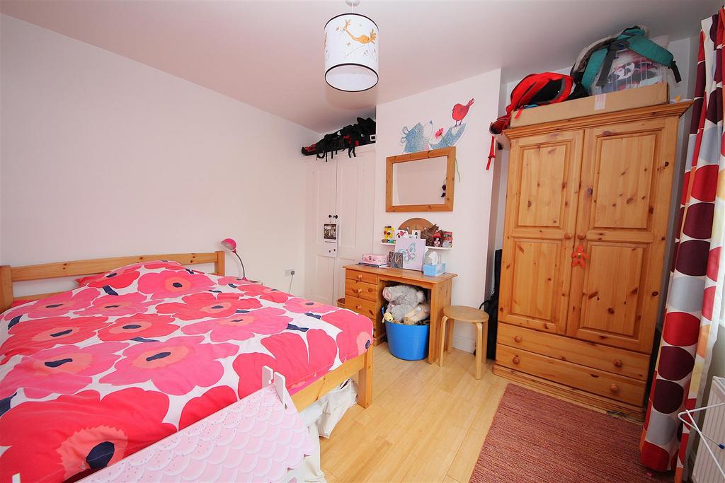 Bedroom 1.jpg