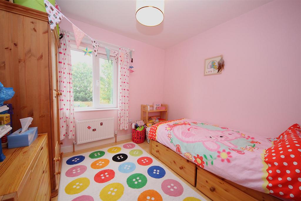 Bed 2.jpg
