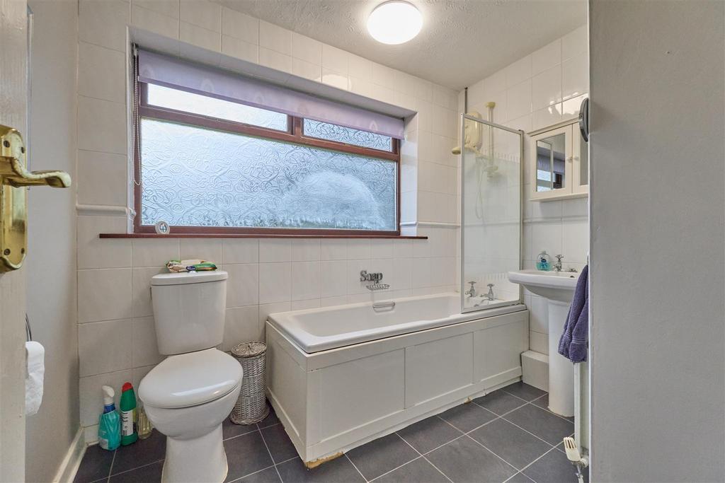 Bathroom to Rear